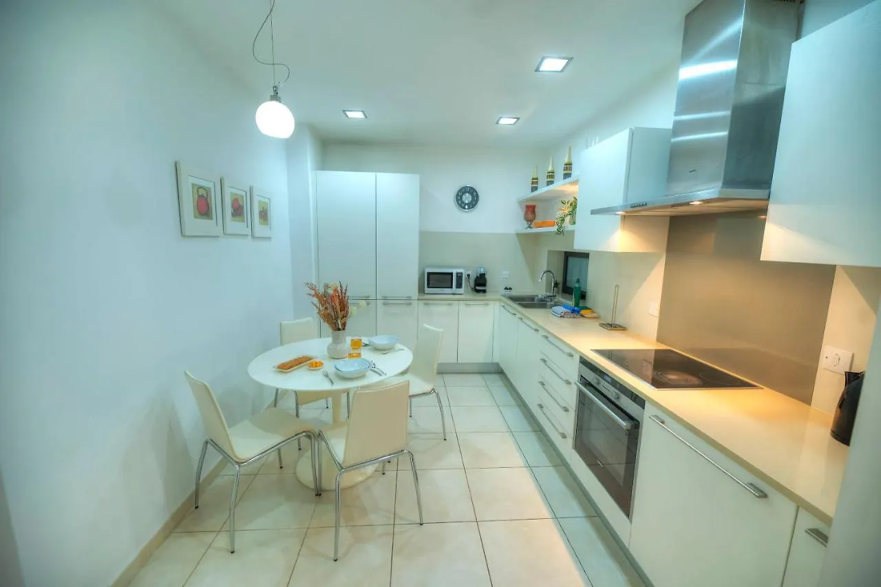 Spacious & Inviting 3 Bedroom Flat, Balcony Wpac1-1 Saint Julian's